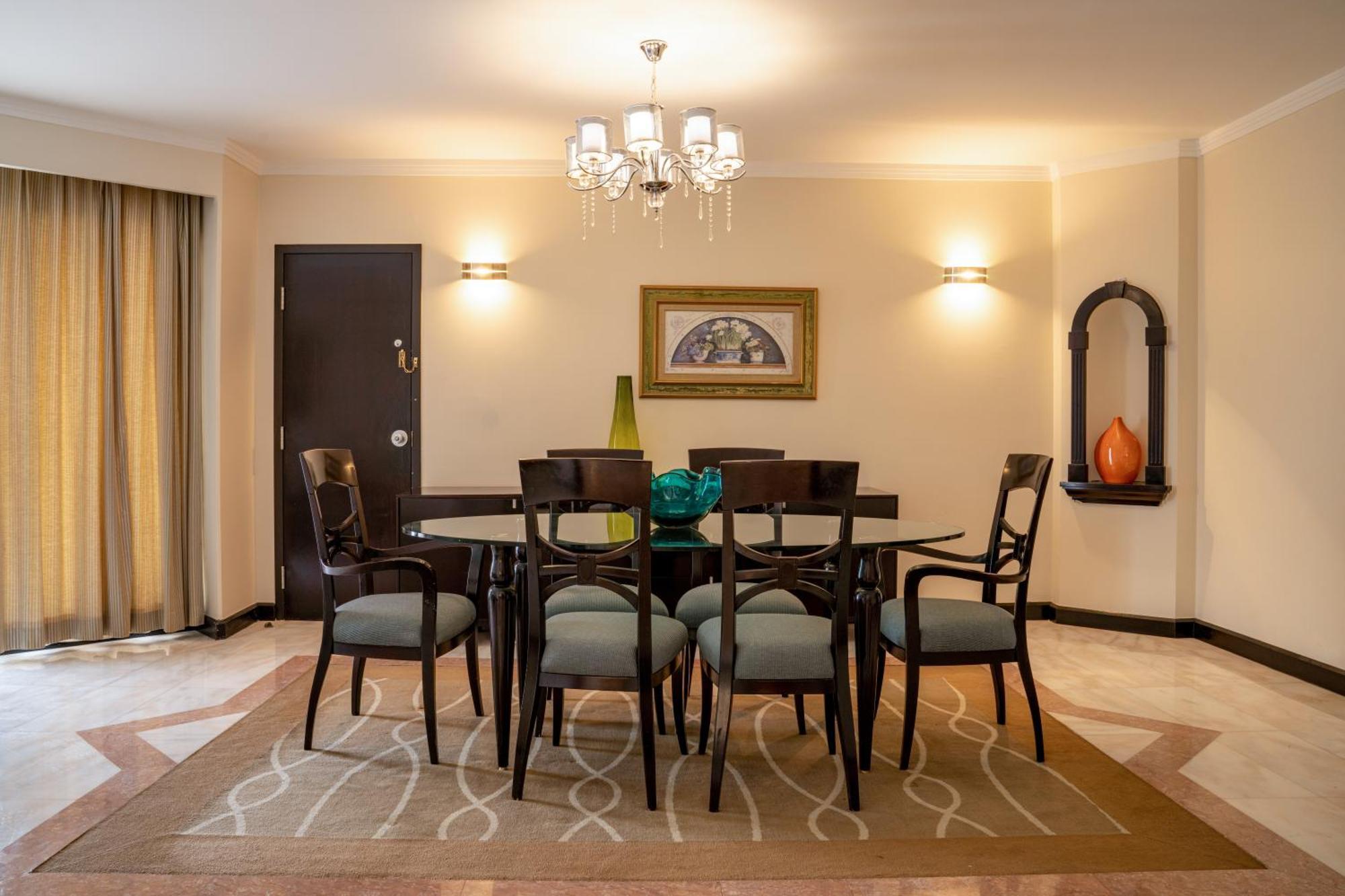 Danat Al Ain Resort Buitenkant foto A dining room