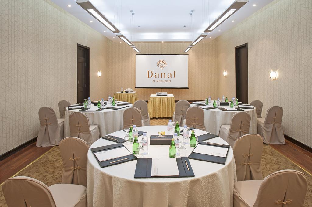 Danat Al Ain Resort Buitenkant foto Meeting room