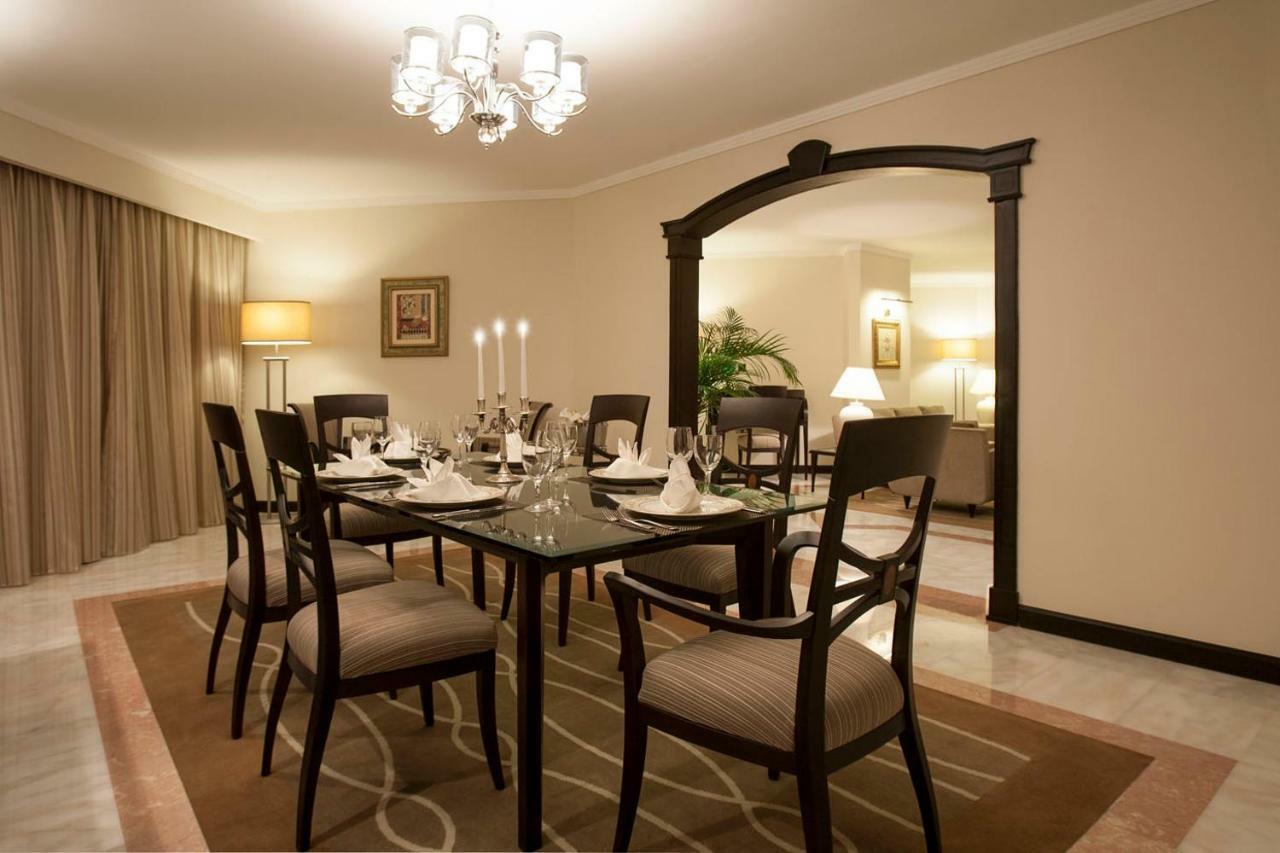Danat Al Ain Resort Buitenkant foto A dining room